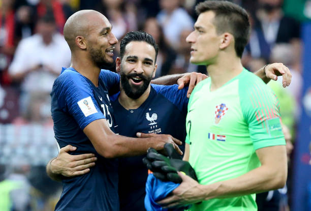 中场位置常 中场位置常